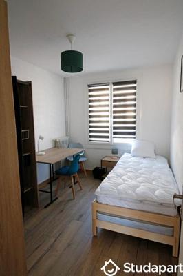 Chambre - 10 m² - 1 pièce