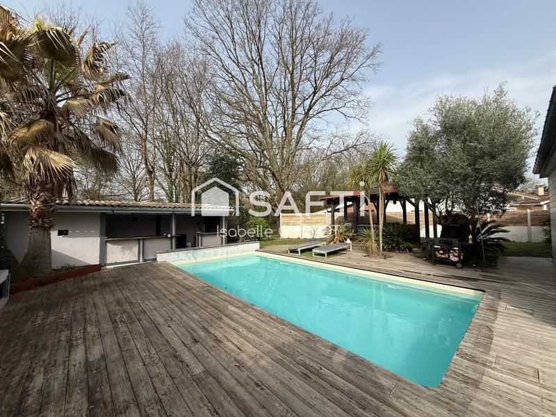 Maison - 170 m² - 8 pièces