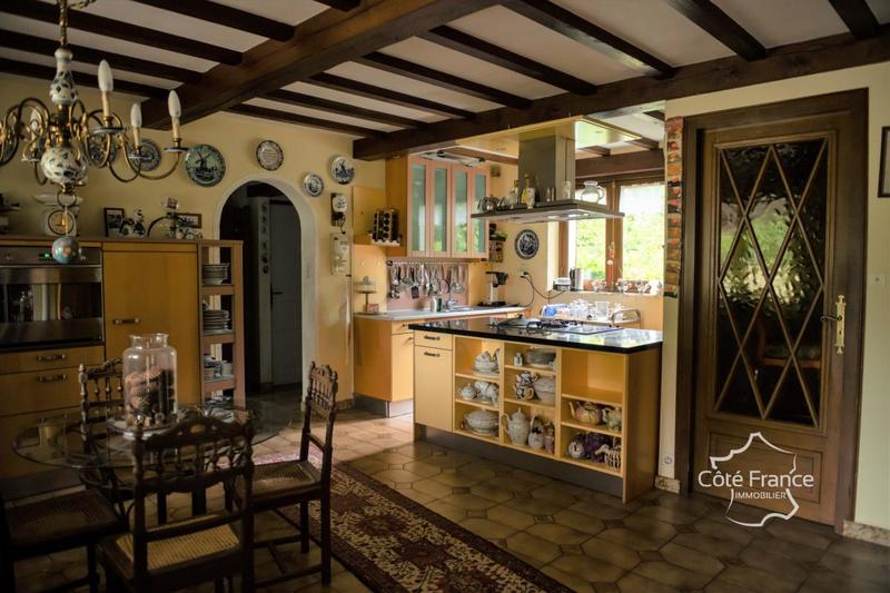 Maison - 250 m² - 7 pièces