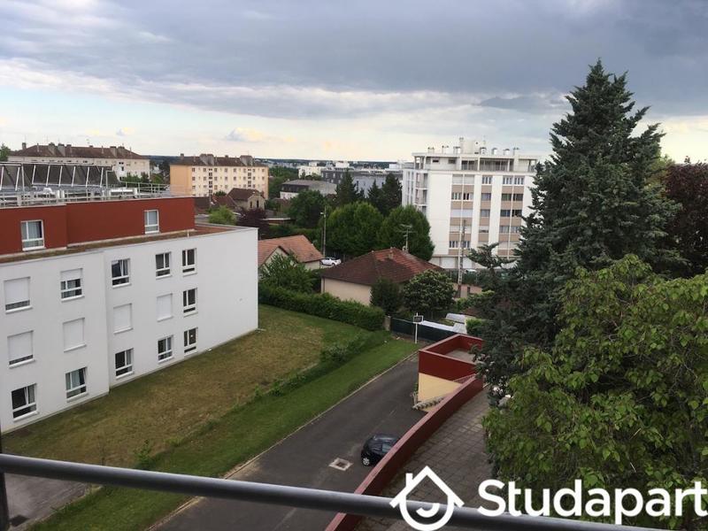 Chambre - 13 m² - 1 pièce