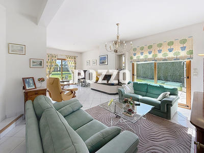 Maison - 159 m² - 7 pièces