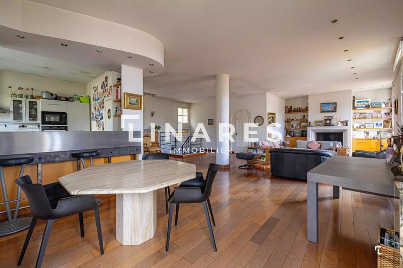Maison - 180 m² - 5 pièces