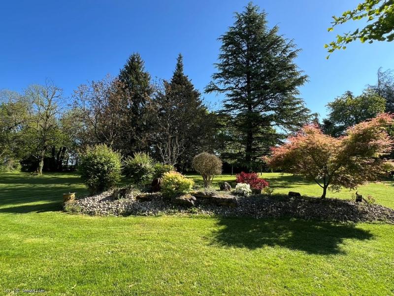 Longère - 293 m² - 8 pièces