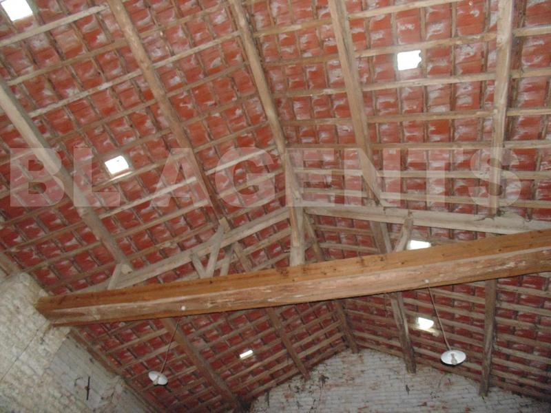 Parking / Garage - 97 m²