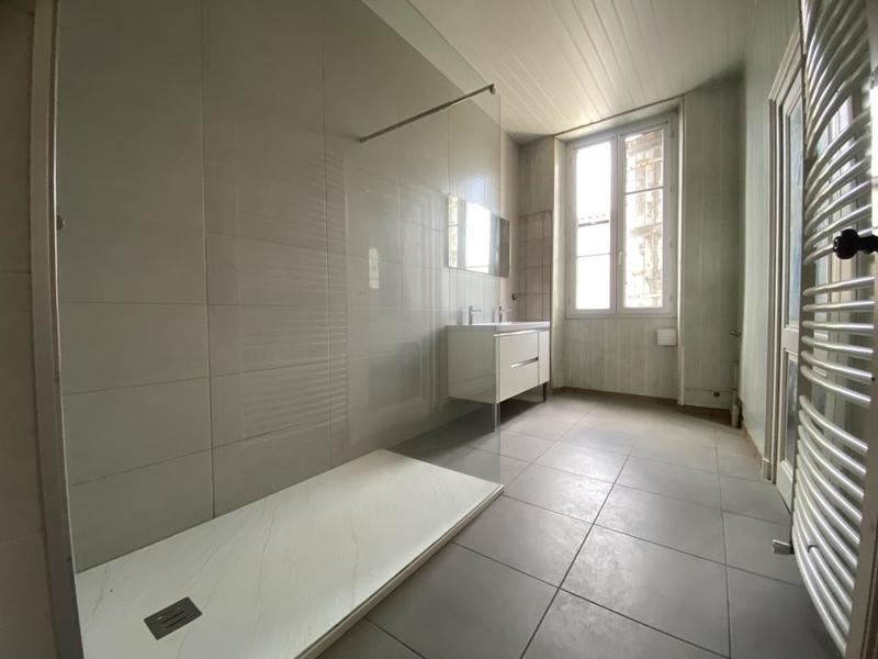 Maison - 654 m² - 11 pièces