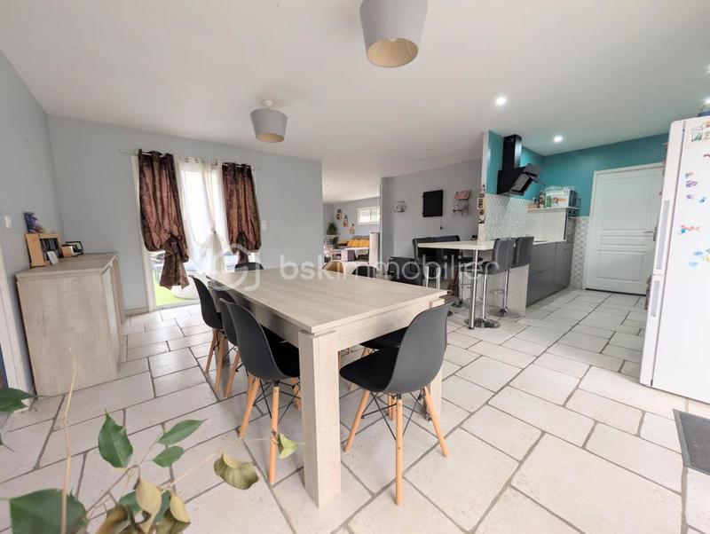 Maison traditionnelle - 141 m² - 4 pièces