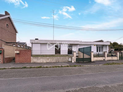 Maison - 93 m² - 4 pièces