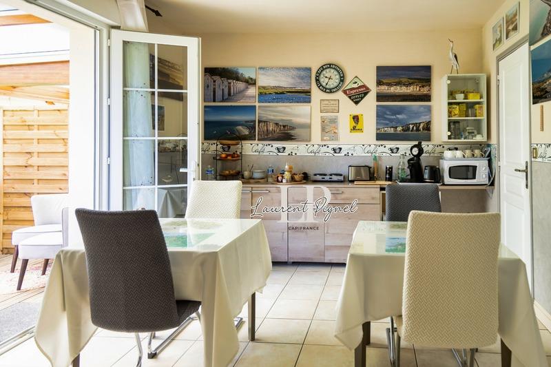 Maison - 177 m² - 9 pièces