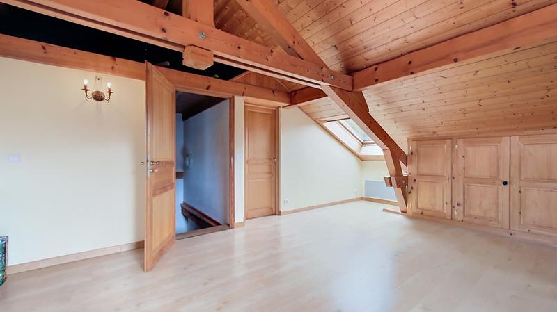 Maison - 258 m² - 5 pièces