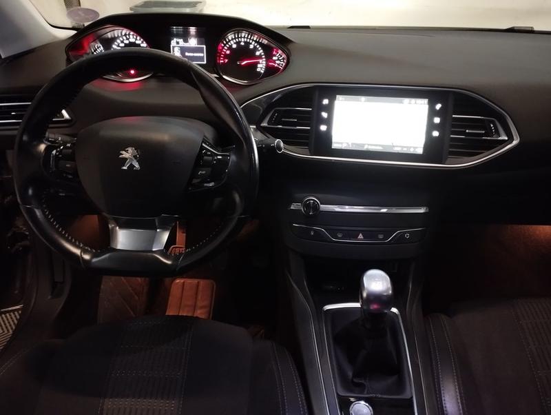 Peugeot 308 Sw 1.2 Thp 130 Allure