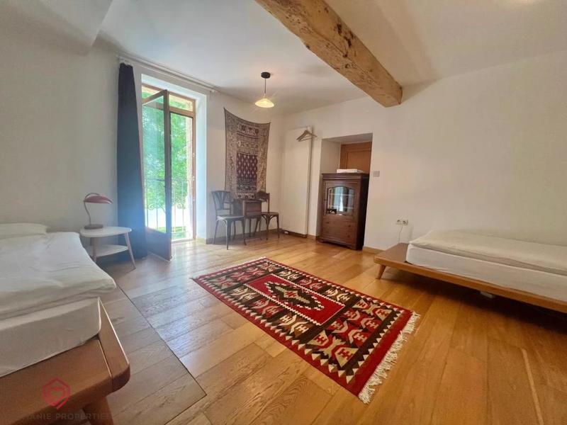 Propriété - 403 m² - 17 pièces