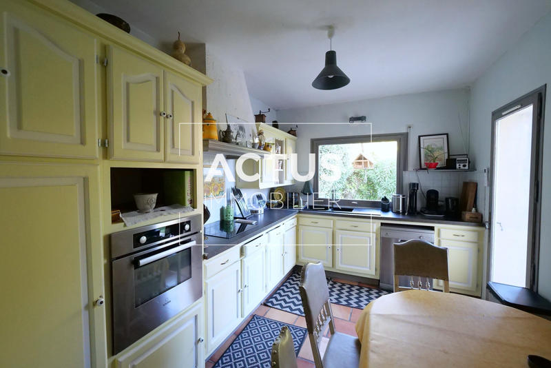 Maison - 209 m² - 6 pièces