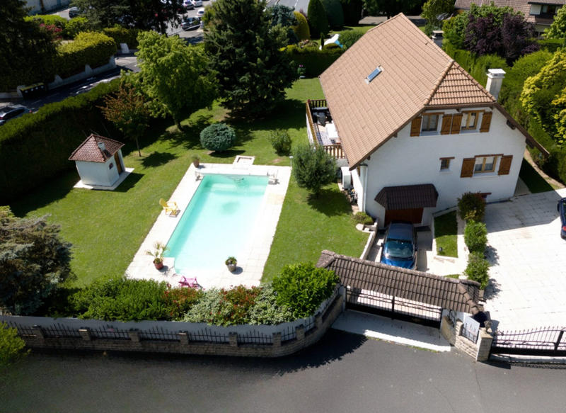 Villa - 169 m² - 6 pièces