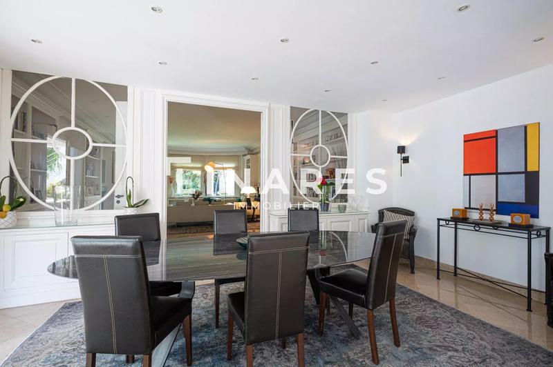 Maison - 306 m² - 6 pièces