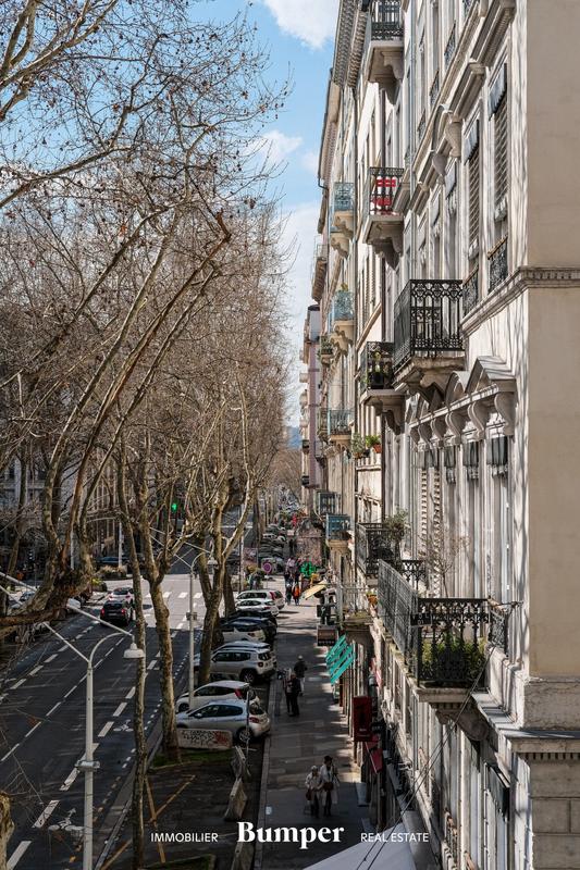 Appartement - 190 m² - 5 pièces