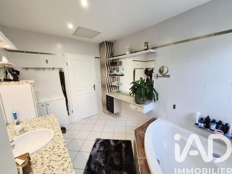 Maison - 123 m² - 6 pièces