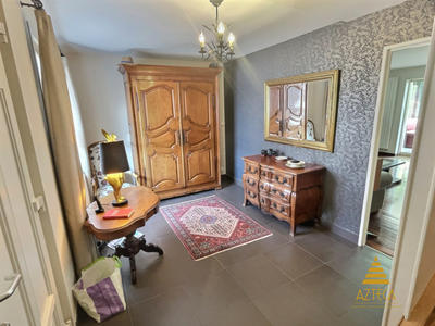 Maison - 195 m² - 9 pièces