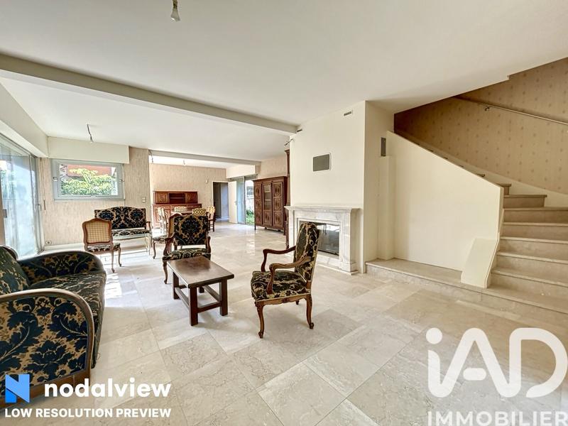 Maison de maîtres - 315 m² - 9 pièces