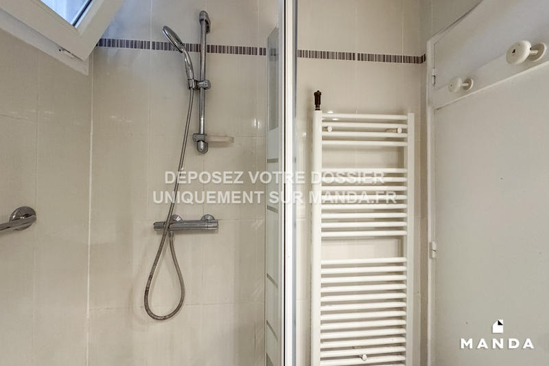 Chambre - 11 m² - 5 pièces