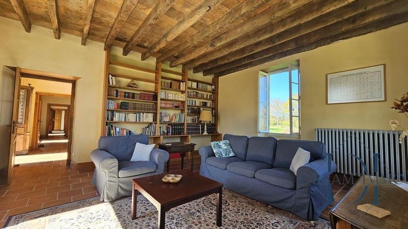 Maison - 380 m² - 9 pièces