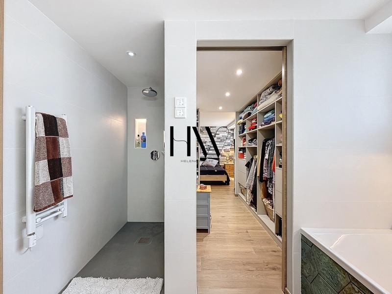 Maison - 437 m² - 14 pièces