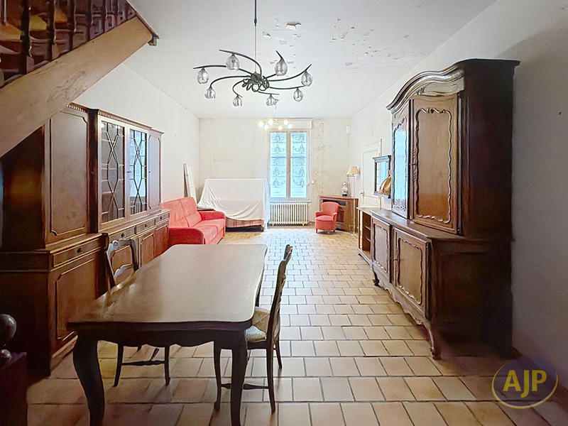 Maison - 121 m² - 6 pièces