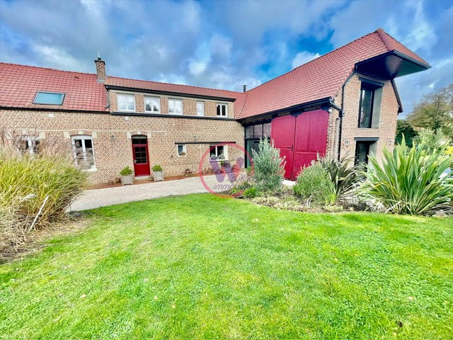 Maison - 260 m² - 10 pièces