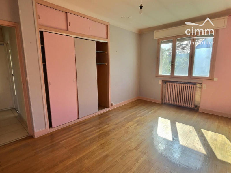 Maison - 186 m² - 8 pièces