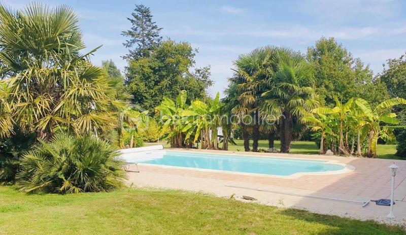 Maison traditionnelle - 140 m² - 7 pièces