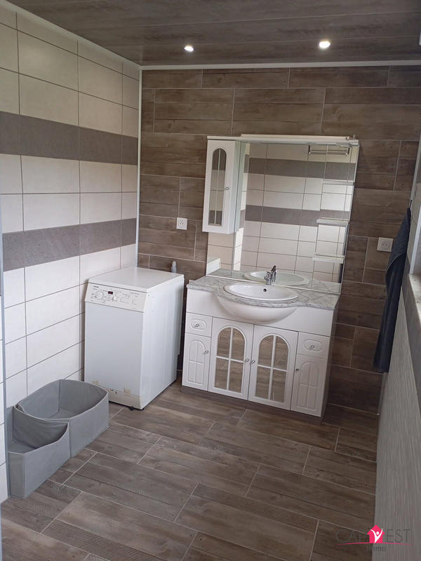 Maison - 260 m² - 7 pièces