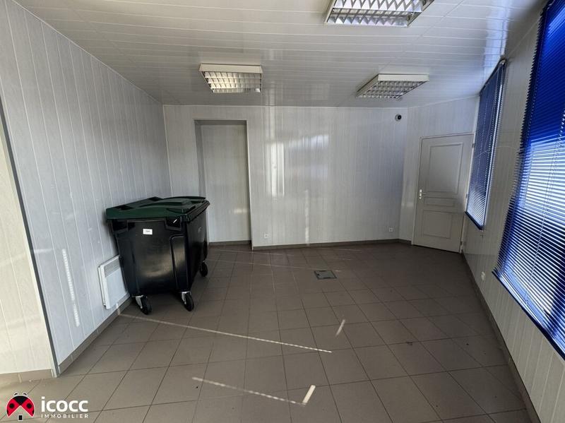 Local d'activités - 670 m² - 7 pièces