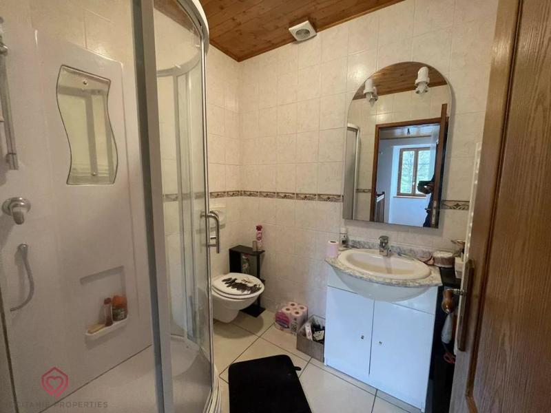 Maison - 200 m² - 9 pièces