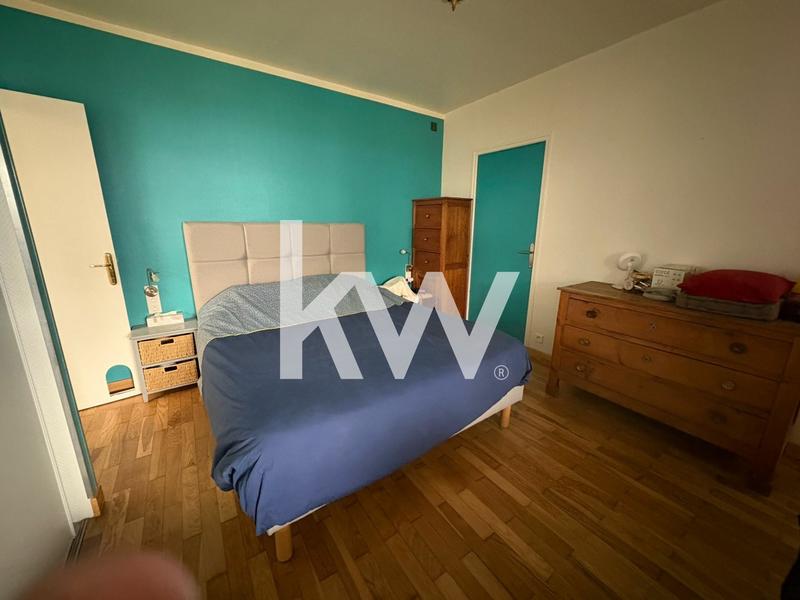 Maison - 650 m² - 4 pièces