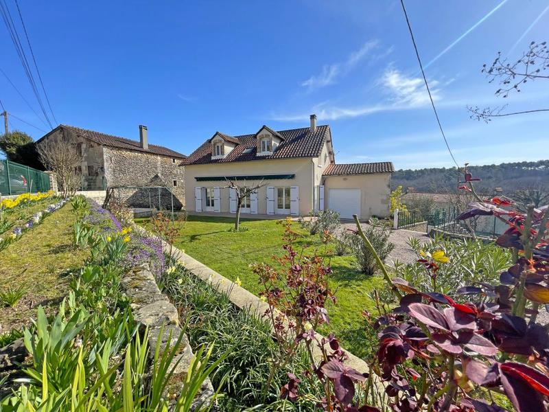 Maison - 205 m² - 4 pièces