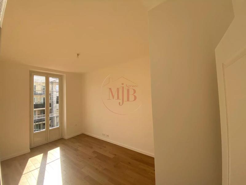 Appartement - 90 m² - 3 pièces