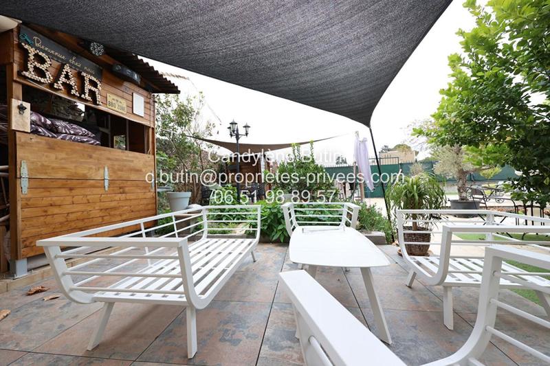 Maison - 320 m² - 12 pièces