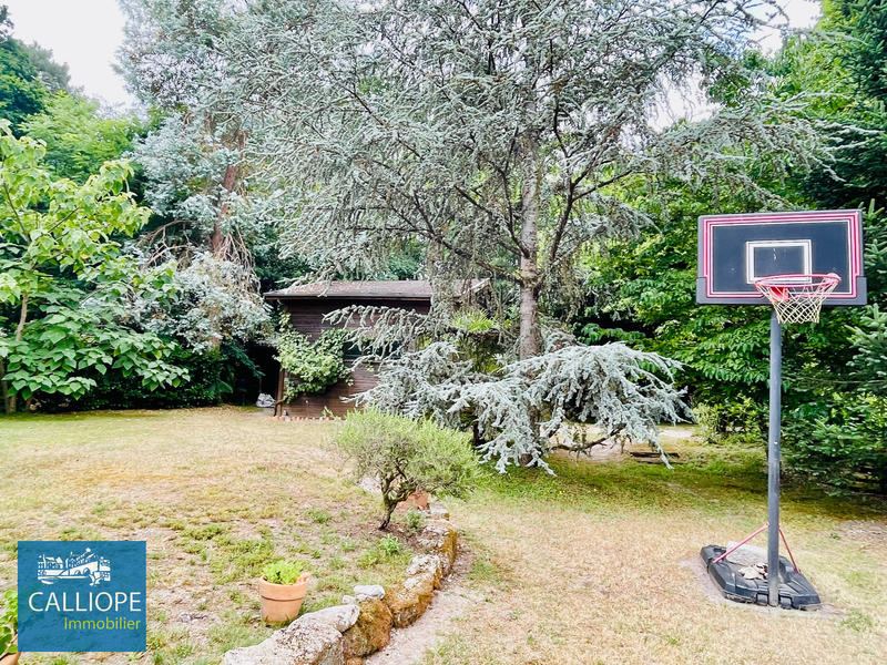 Maison - 208 m² - 8 pièces