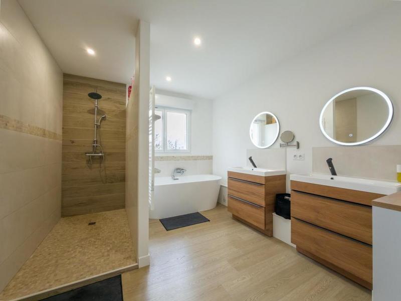 Maison - 198 m² - 6 pièces