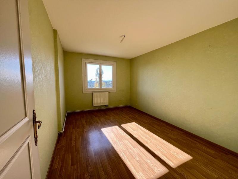 Appartement - 81 m² - 3 pièces