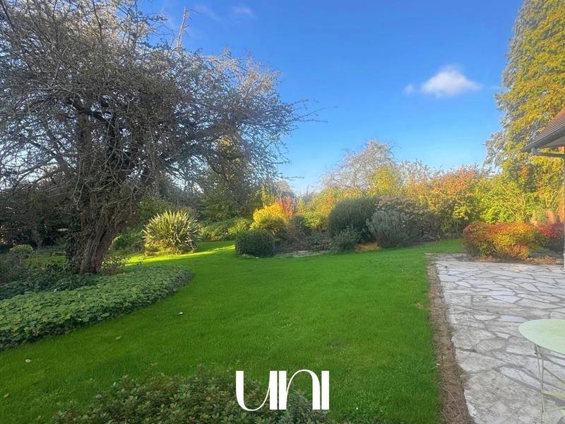 Maison - 265 m² - 8 pièces