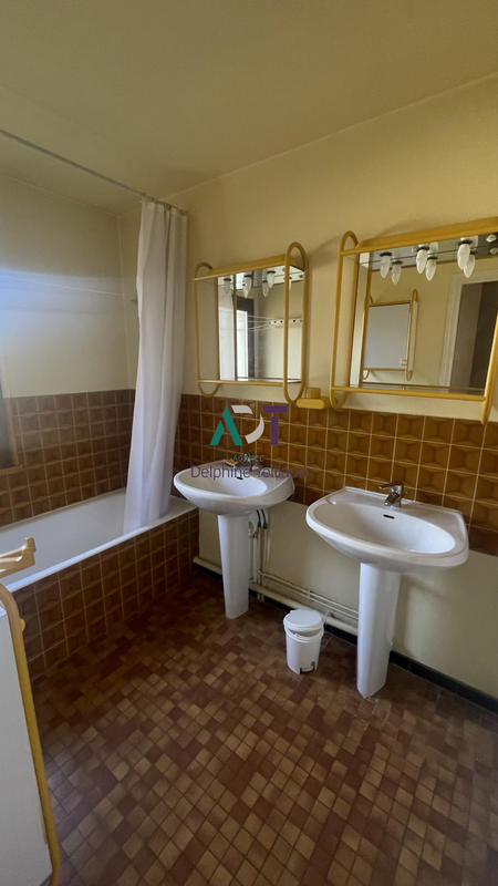 Maison - 121 m² - 6 pièces