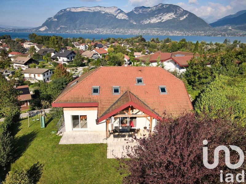 Maison - 258 m² - 9 pièces