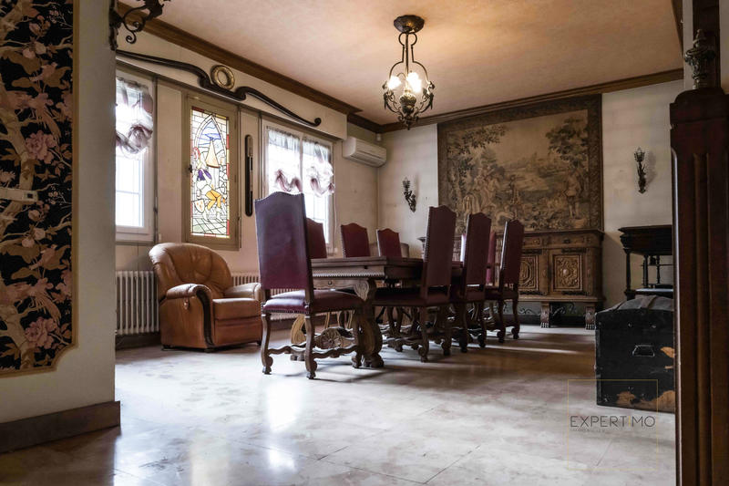 Villa - 233 m² - 8 pièces