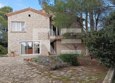 Maison - 184 m² - 7 pièces