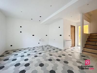 Maison - 220 m² - 8 pièces