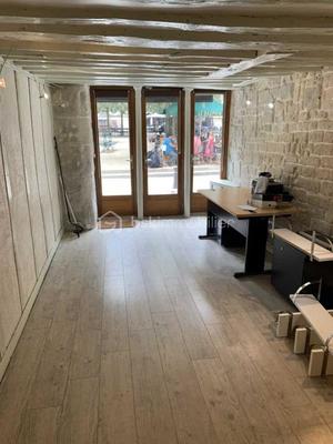 Local commercial - 83 m² - 3 pièces