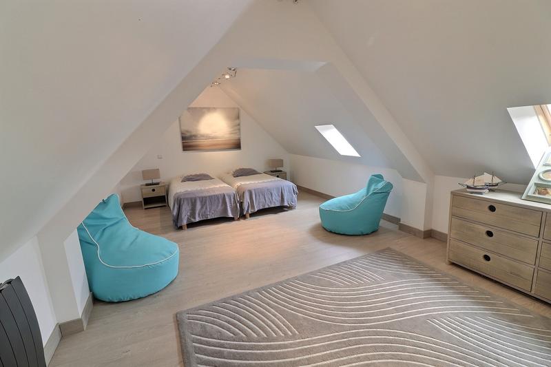 Maison - 260 m² - 7 pièces