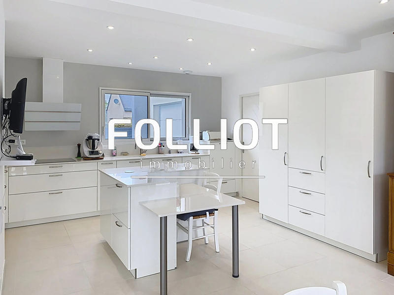 Maison - 193 m² - 7 pièces