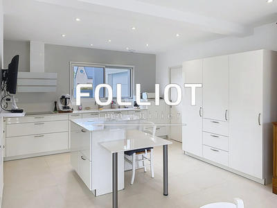 Maison - 193 m² - 7 pièces