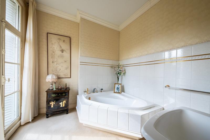 Maison de maîtres - 513 m² - 18 pièces